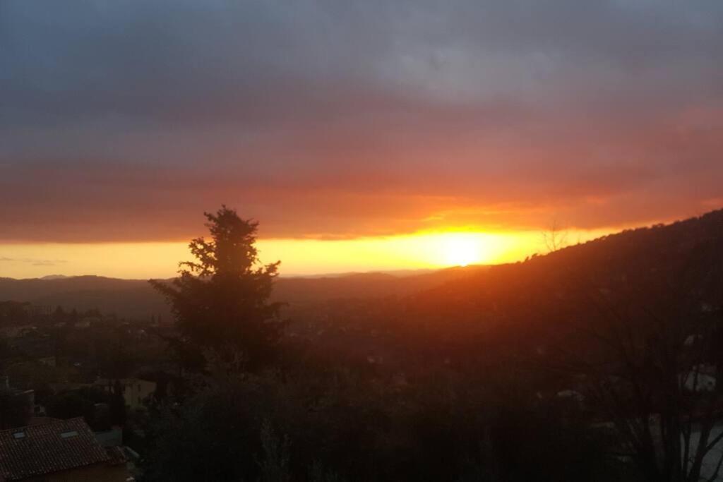 De 1 A 6 Avec Terrasse Solarium, Vue Panoramique Et Parking Gratuit Apartamento Grasse Exterior foto